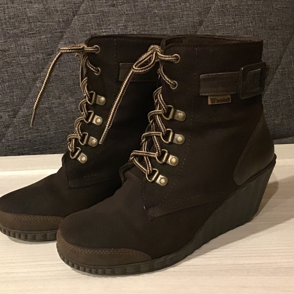 Wedge Boots